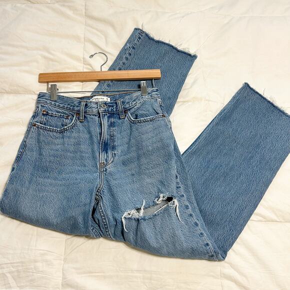Abercrombie & Fitch The Loose High Rise Distressed Jeans Medium Wash 26/2R EUC - Picture 2 of 10